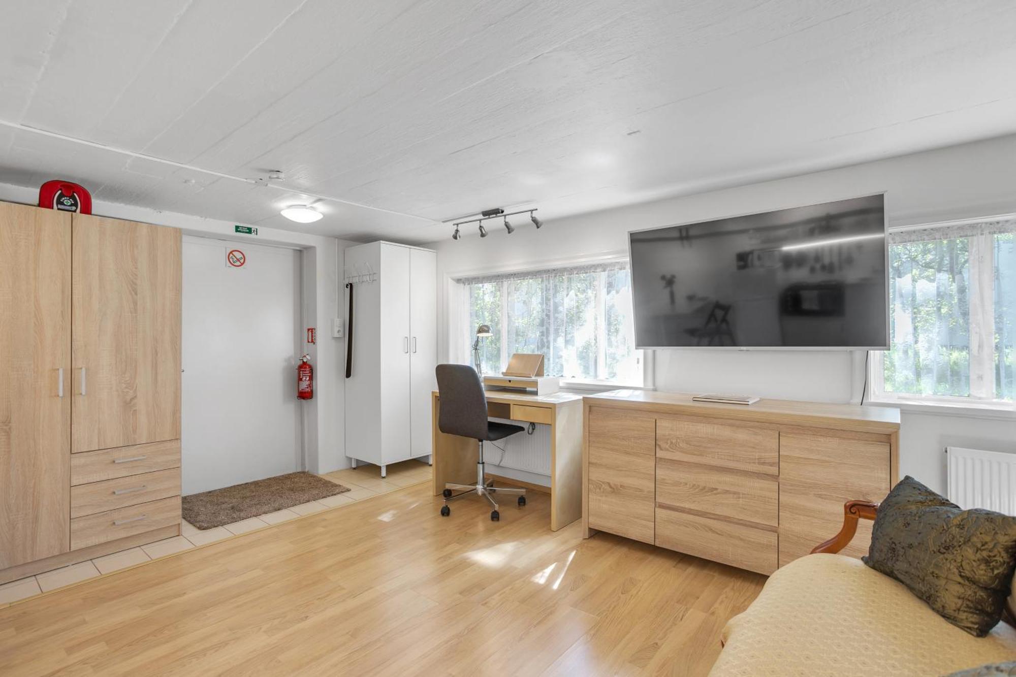 Lara Studio In Laugardalur Valley, Reykjavik Central Park And Botanical Garden, Private Entrance, Free Private Parking On Side Екстер'єр фото